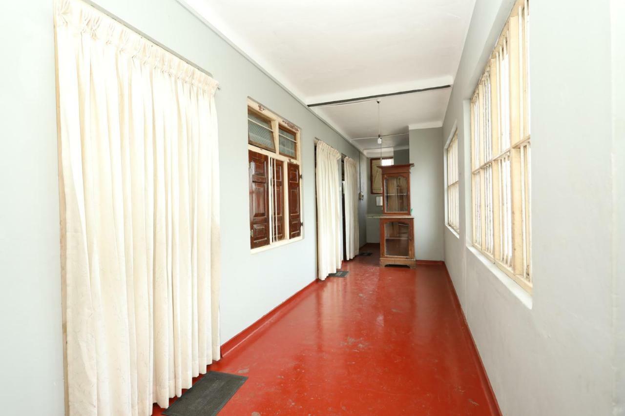 Jaffna Premier Inn Bagian luar foto