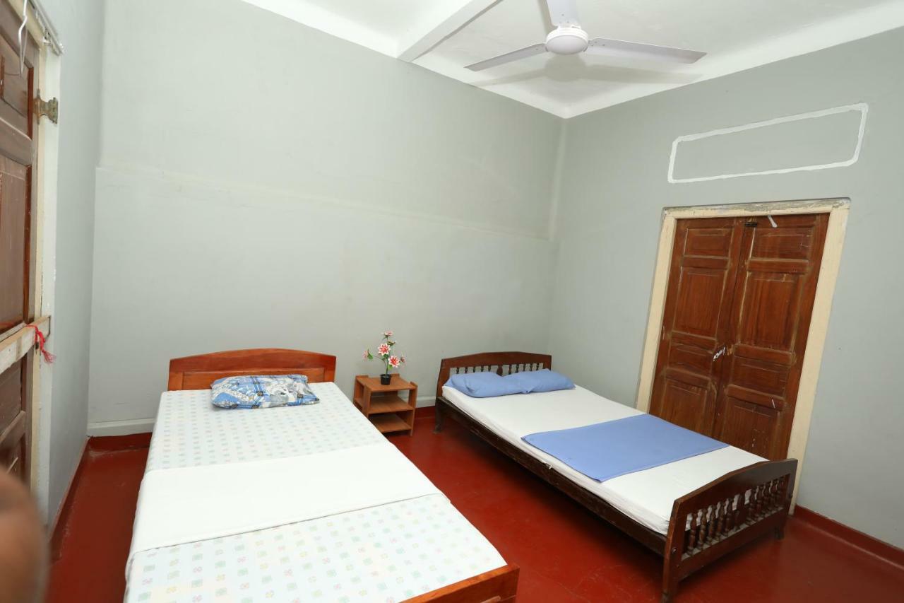 Jaffna Premier Inn Bagian luar foto